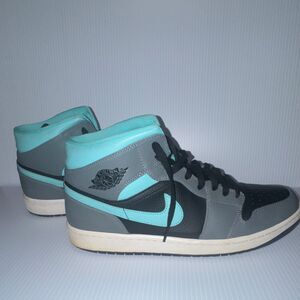 Jordan Air Jordan 1 Mid Gray Aqua 554724-063 Men's Mid Top Sneaker